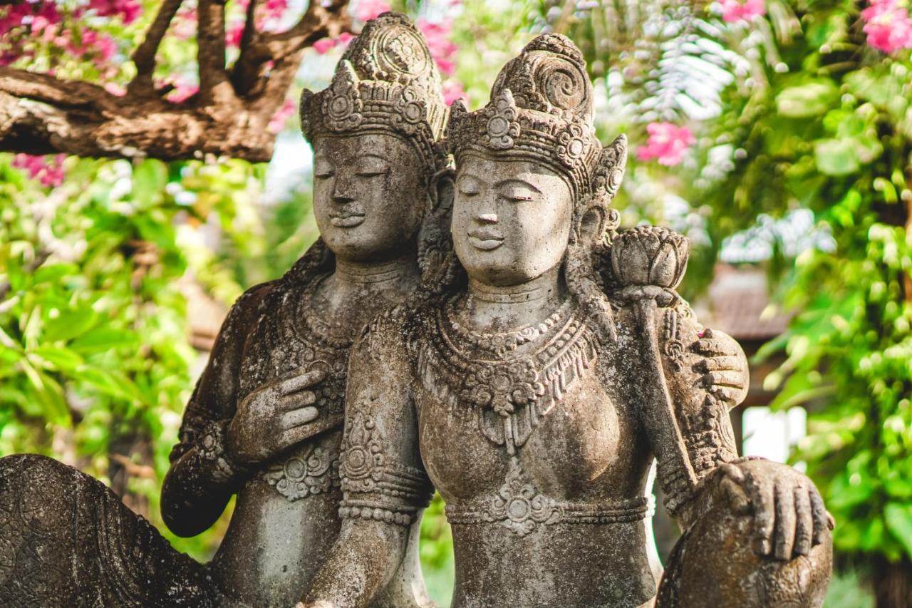 Giri Bhagawan & Villa Nusa Dua (Bali)