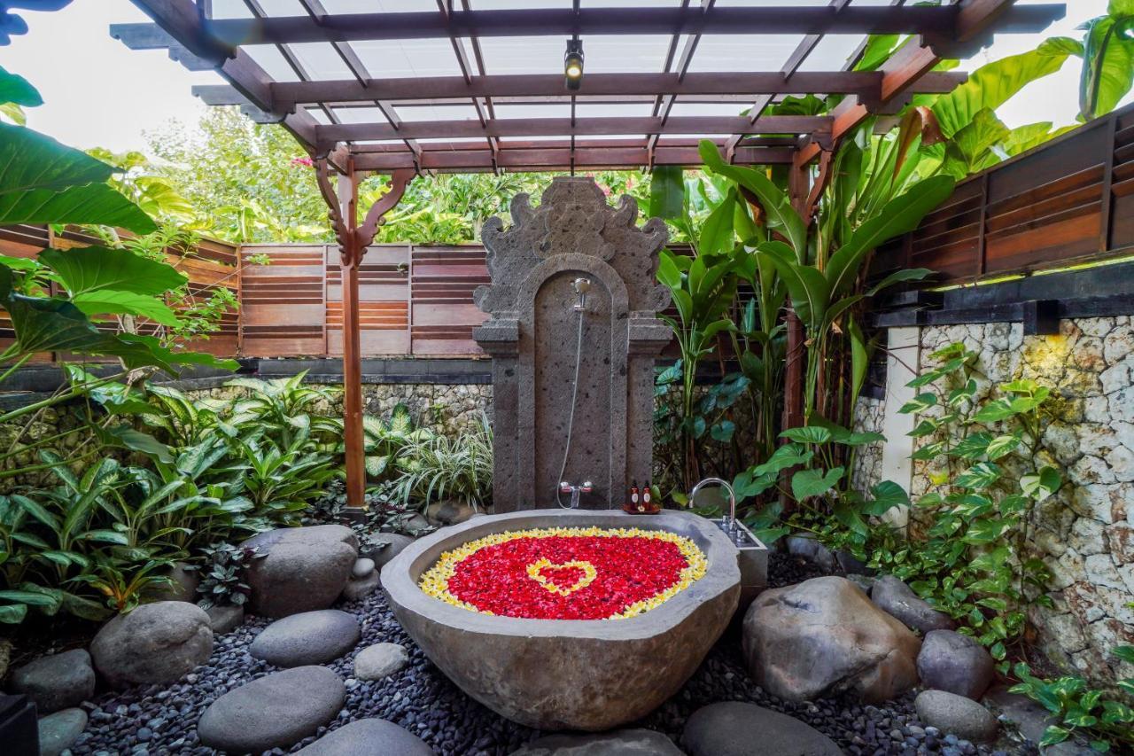 Giri Bhagawan & * Nusa Dua (Bali)